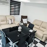 Vivienda Turistica Salazar